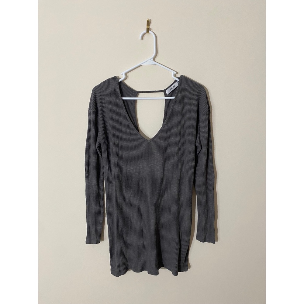 JustFab long sleeve gray waffle knit shirt M